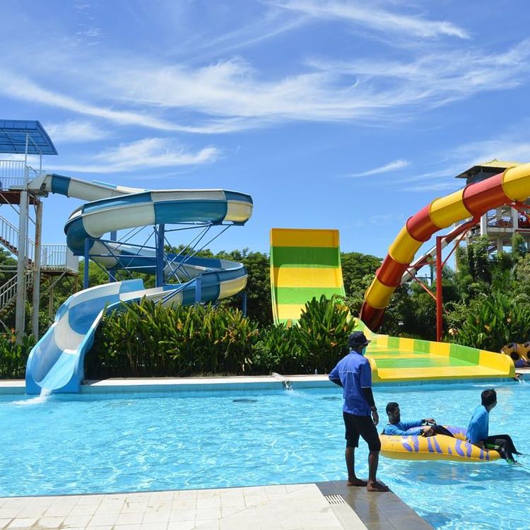Kolam Renang Waterpark 1